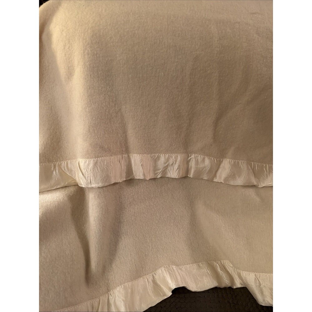 Vtg Kenwood Wool Twin Wool Blanket Ivory Satin Binding Mid Century. Good Cond.